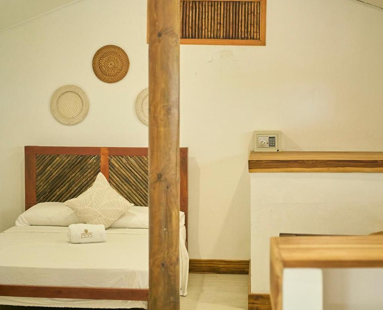 Mangata Hotel *
